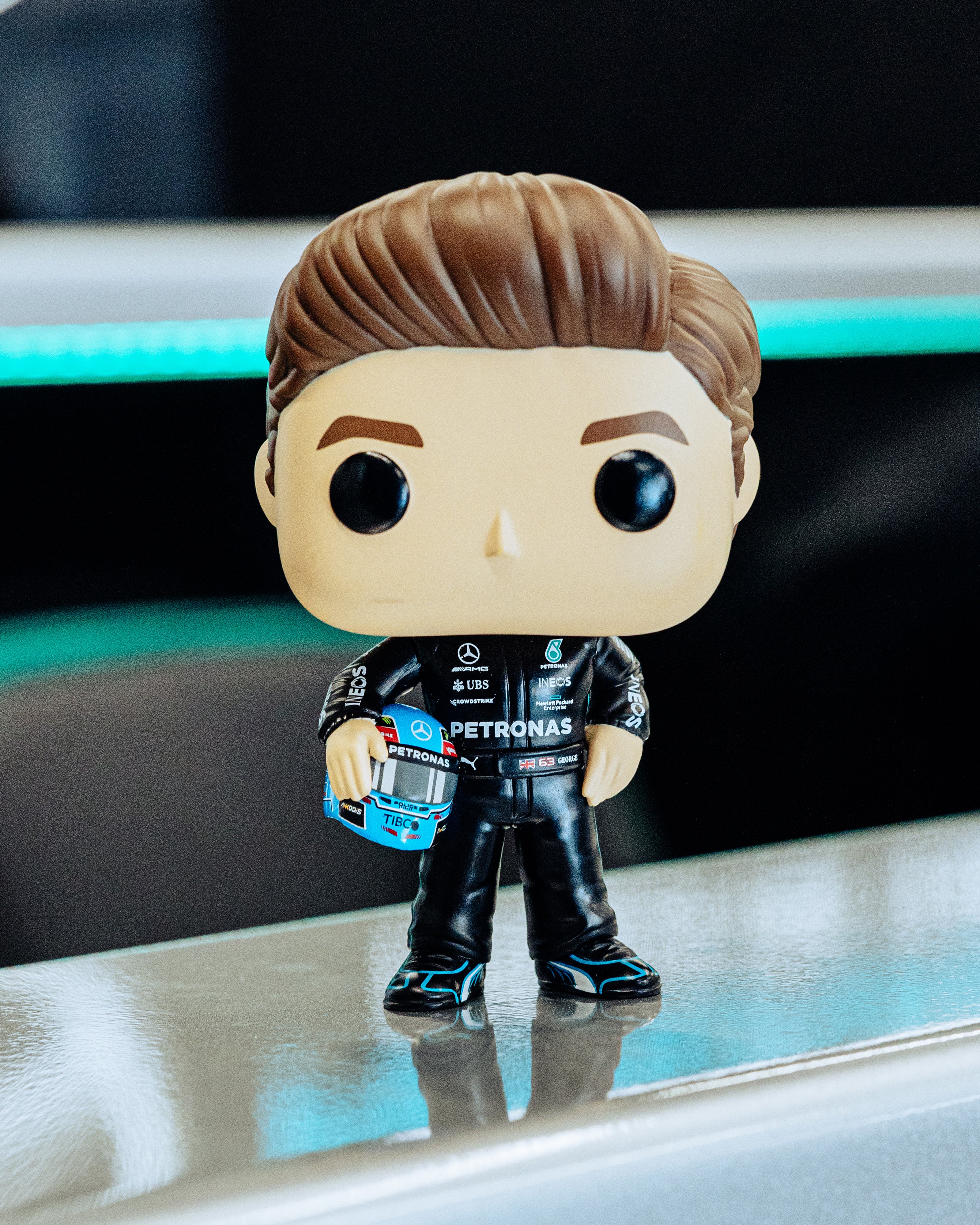 IN-HAND** George Russell with Helmet - Racing Formula One Funko Pop