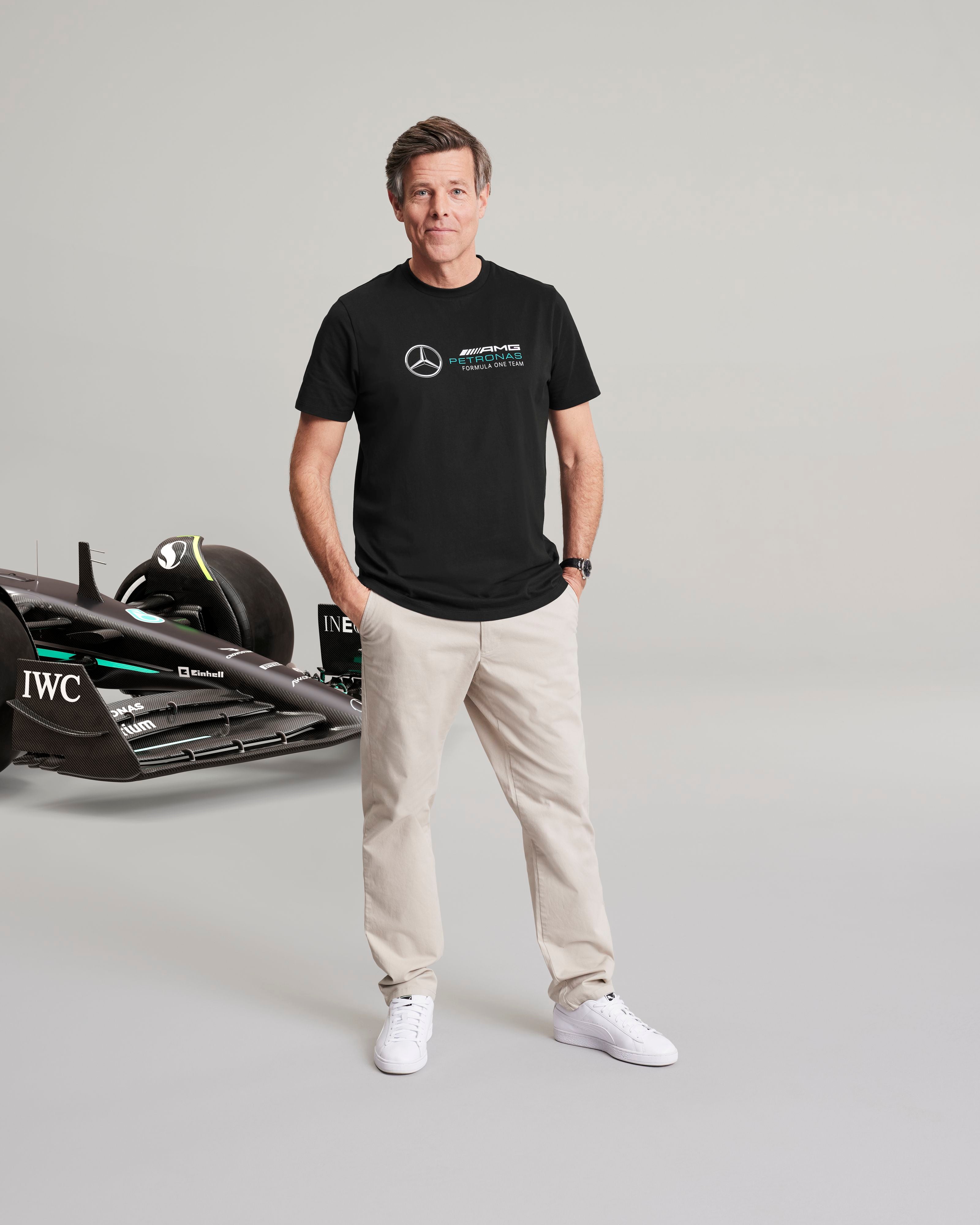Mens Large Logo Tee Black  Official Mercedes-AMG PETRONAS F1 Team