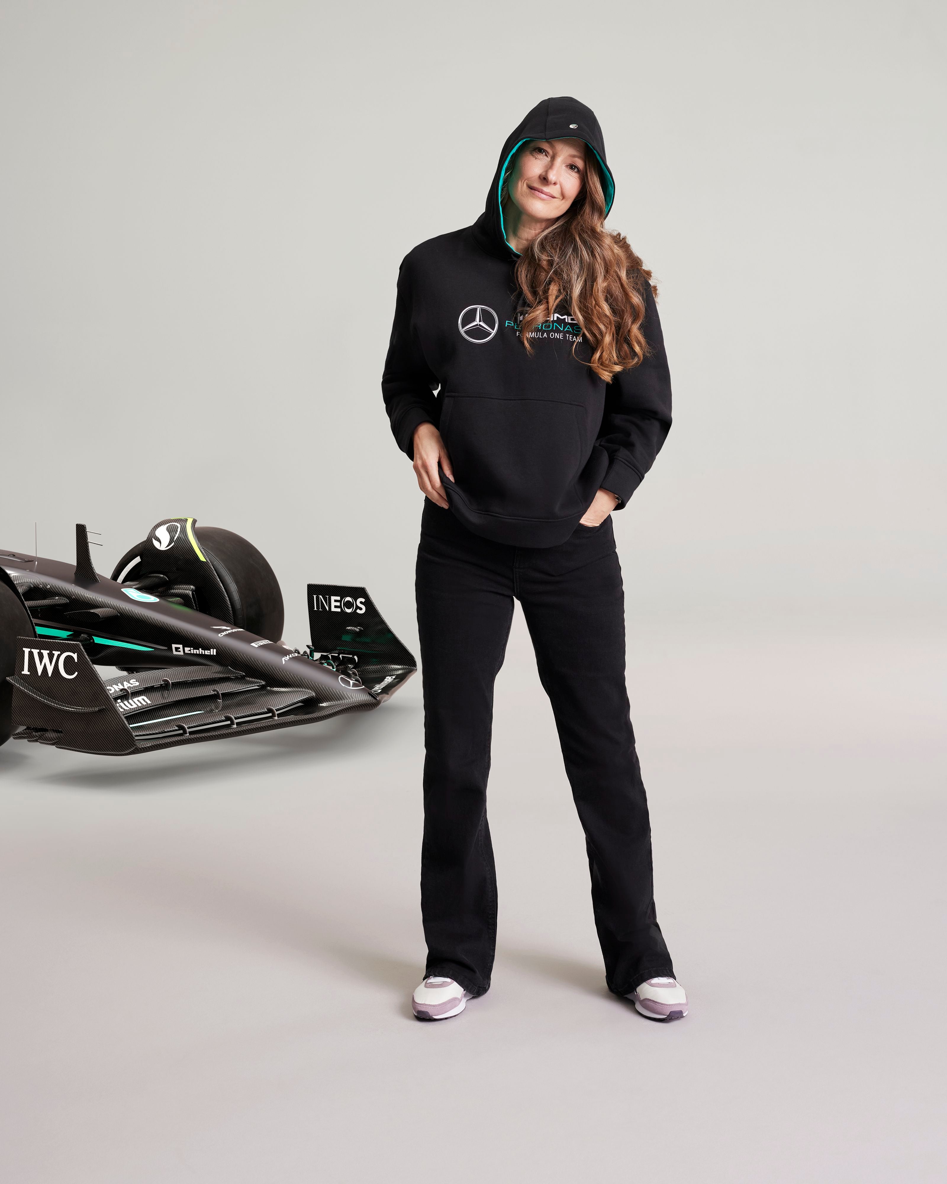 Womens Oversized Hoody Black | Official Mercedes-AMG PETRONAS F1