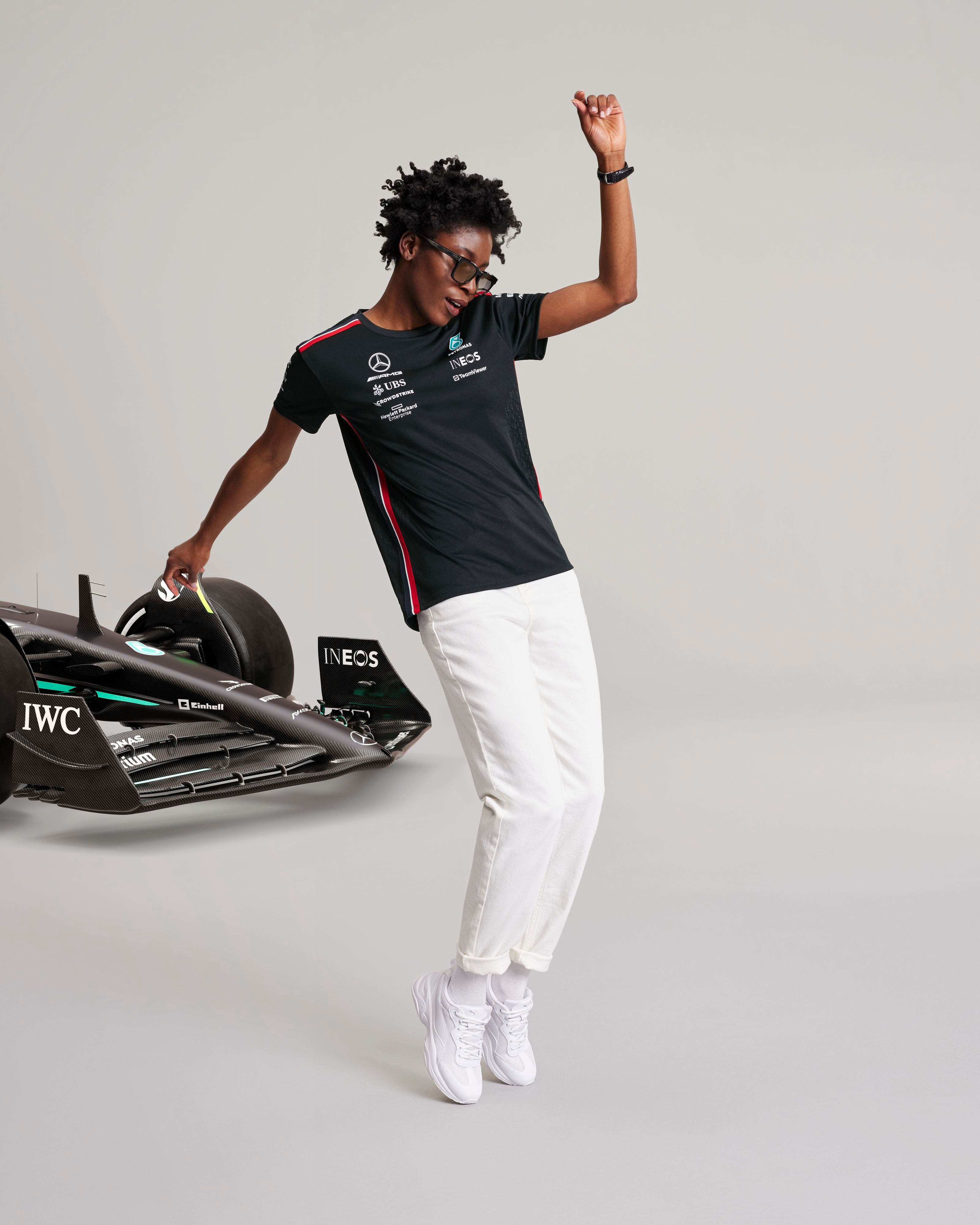 Womens 2023 Team Driver Tee Black Official Mercedes-AMG PETRONAS F1 Team Store