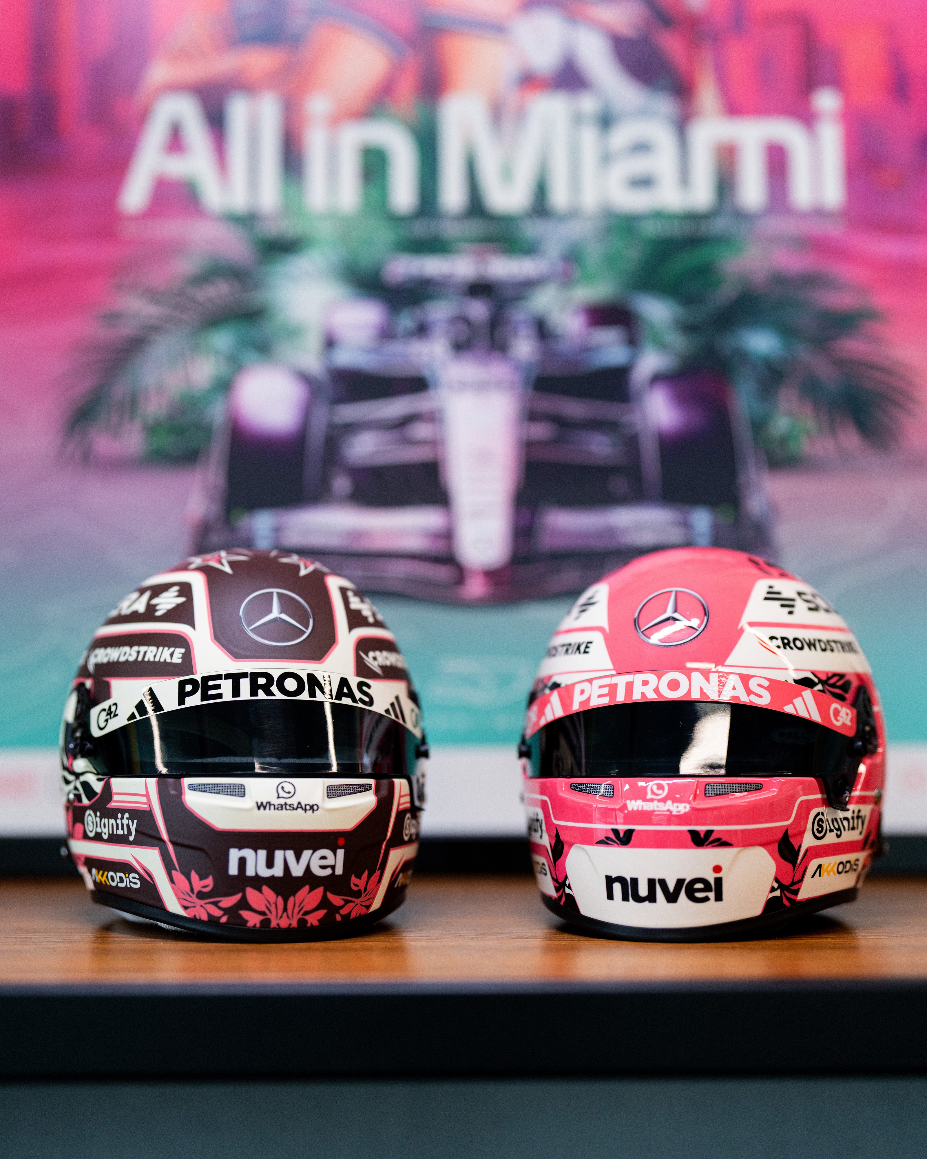 George Russell 2025 Miami Mini Bell Helmet Replica 1:2