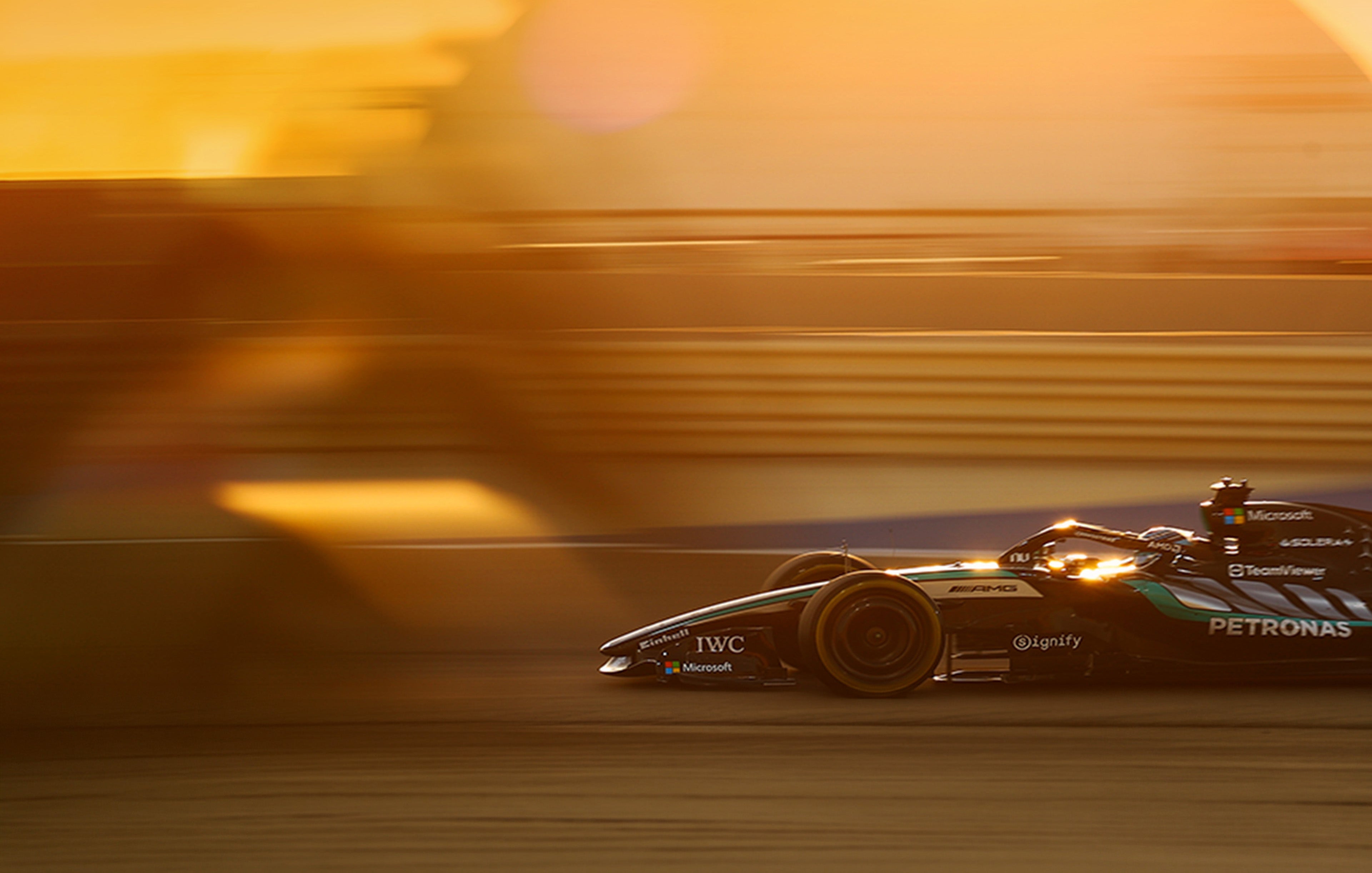 Official Mercedes-AMG PETRONAS F1 Team Store