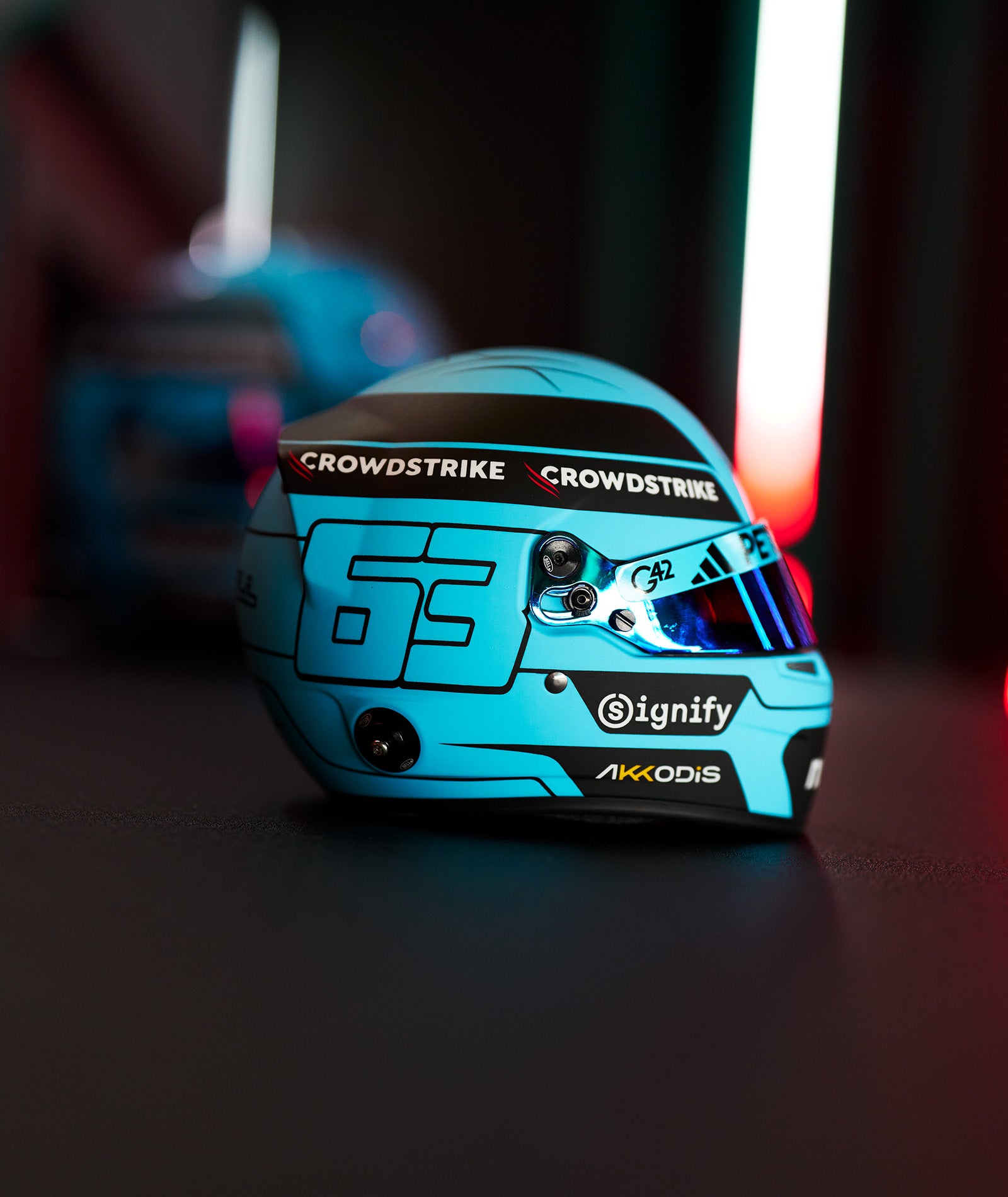 George Russell 2025 Mini Bell Helmet Replica 1:2 | Official