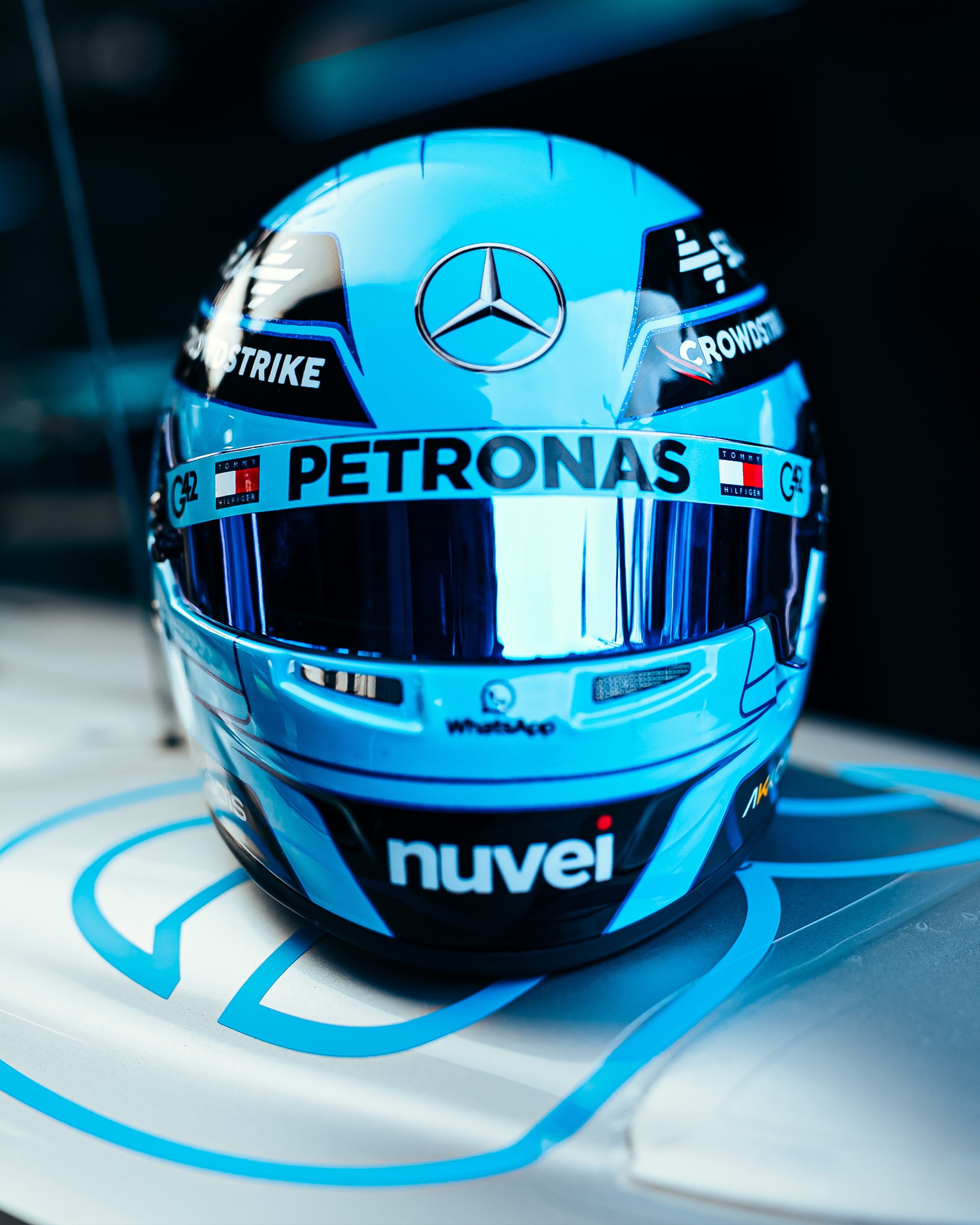 George Russell 2024 Mini Bell Helmet Replica 1:2 | Official Mercedes-AMG  PETRONAS F1 Team Store