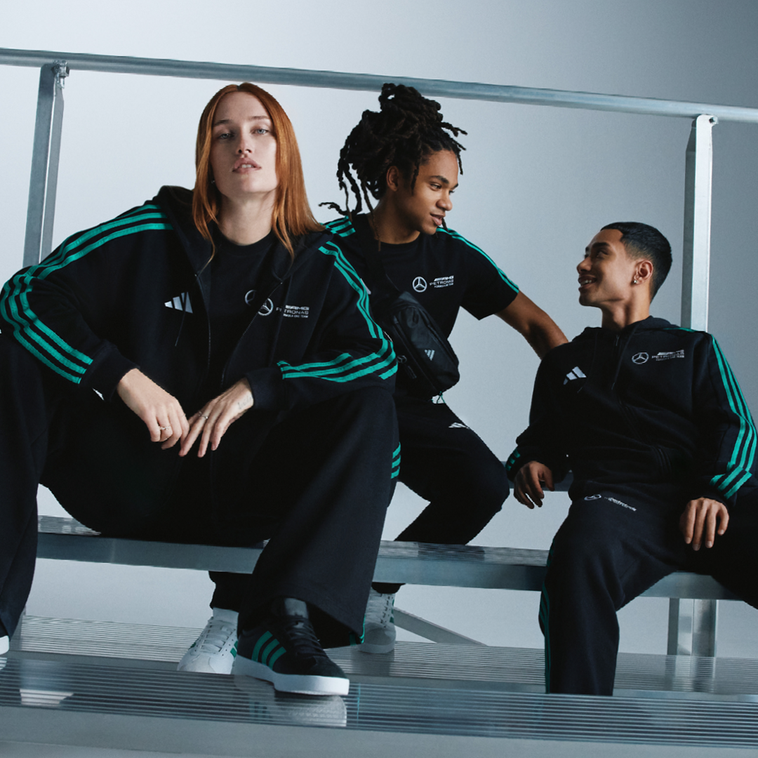 Mens 2023 Team Polo Black | Official Mercedes-AMG PETRONAS