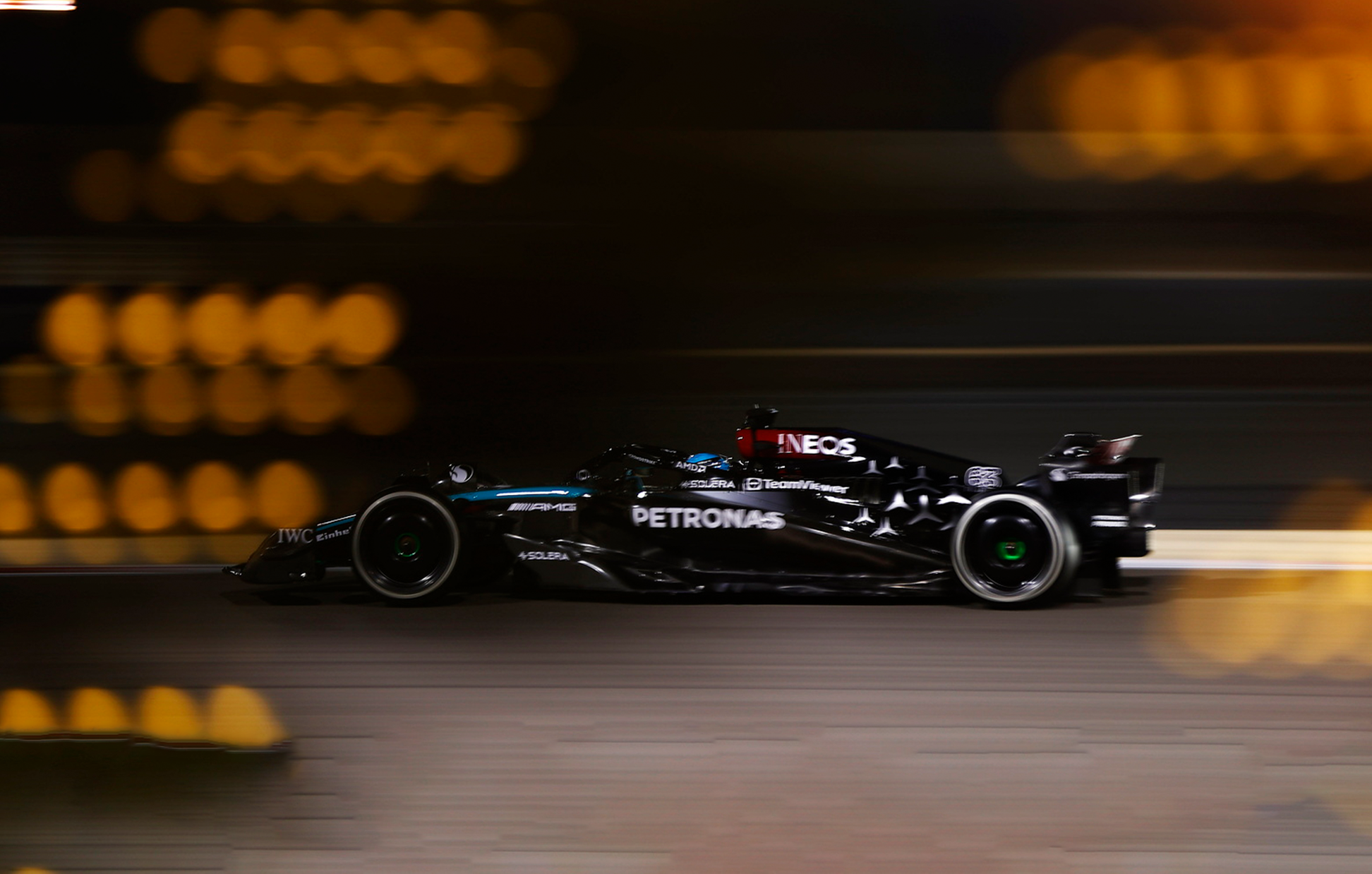 Official Mercedes-AMG PETRONAS F1 Team Store