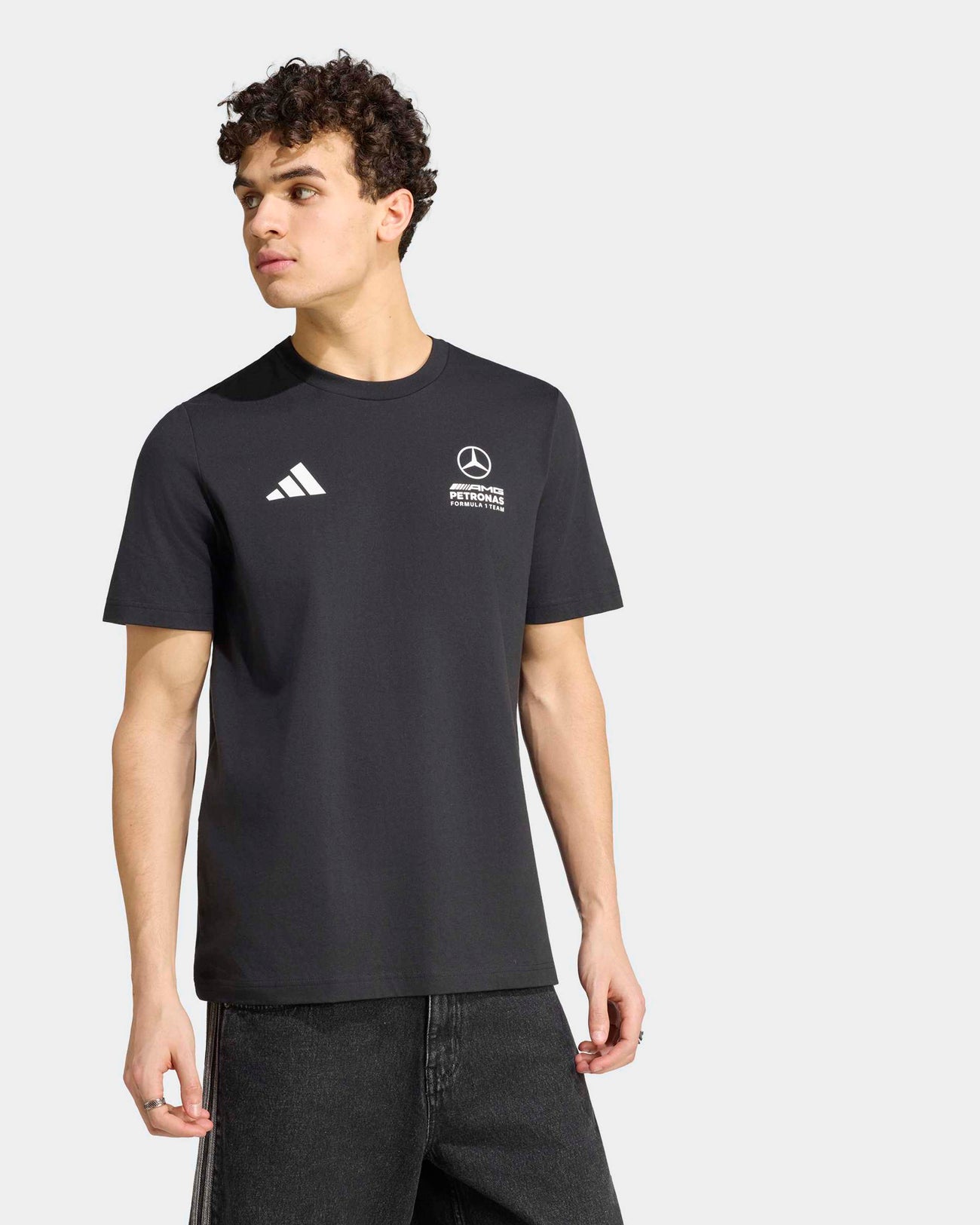 This model is 6'2'' and wears size M