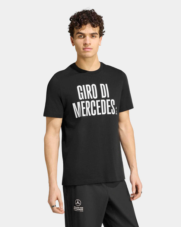 This model is 6'2'' and wears size M