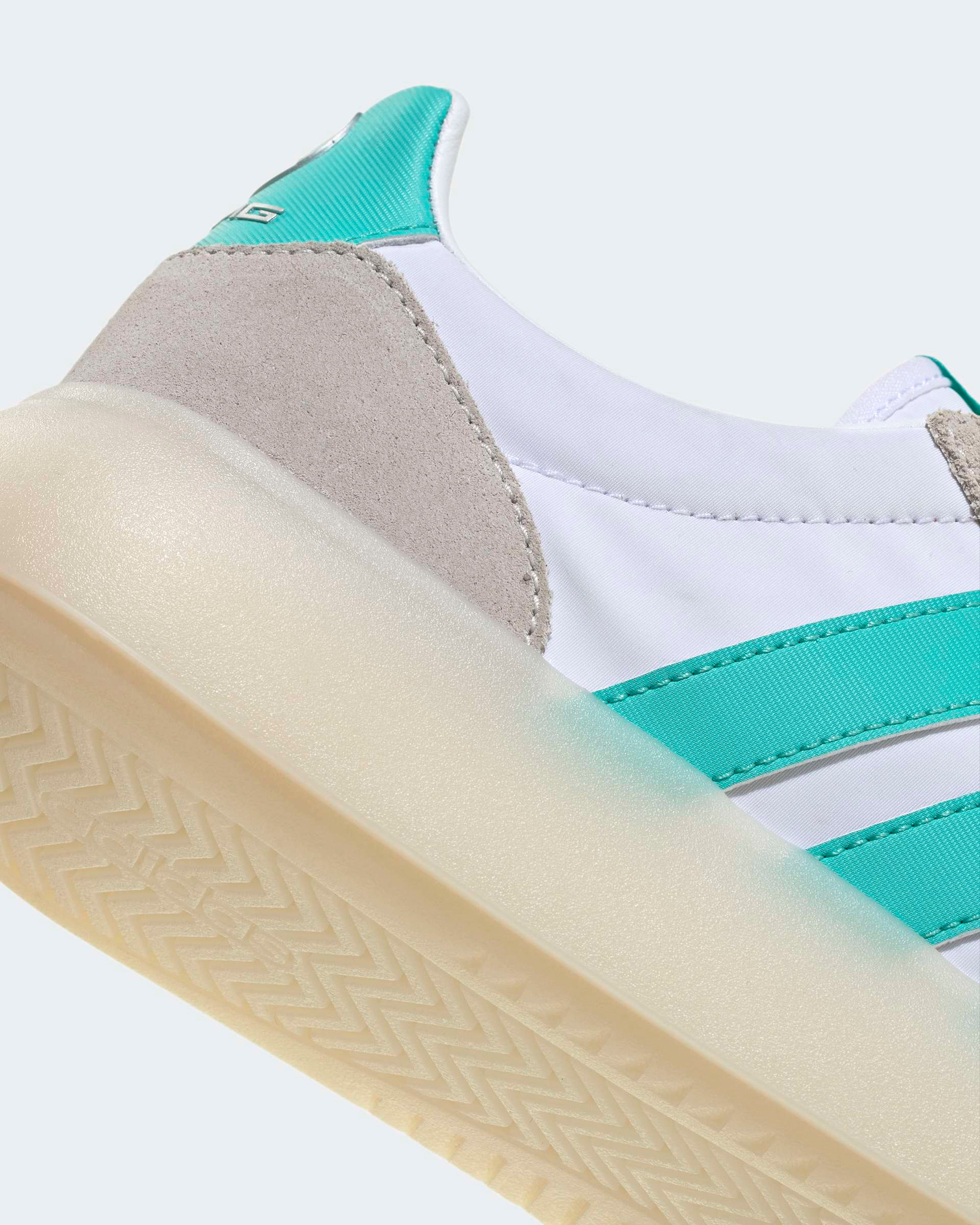 Barreda Decode Shoes White