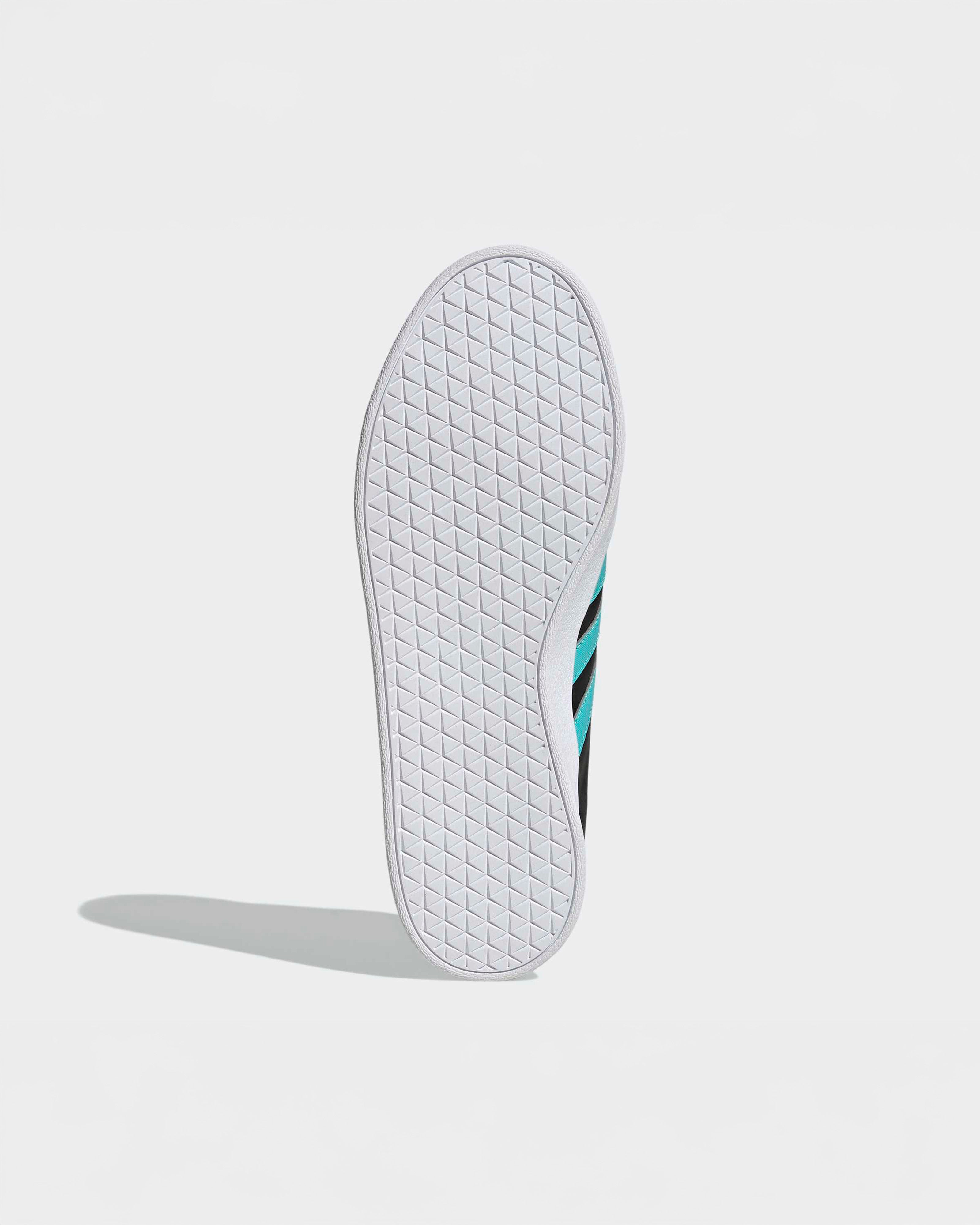 VL Court Shoes Black