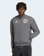 This Model is 6'0'' and wears size M