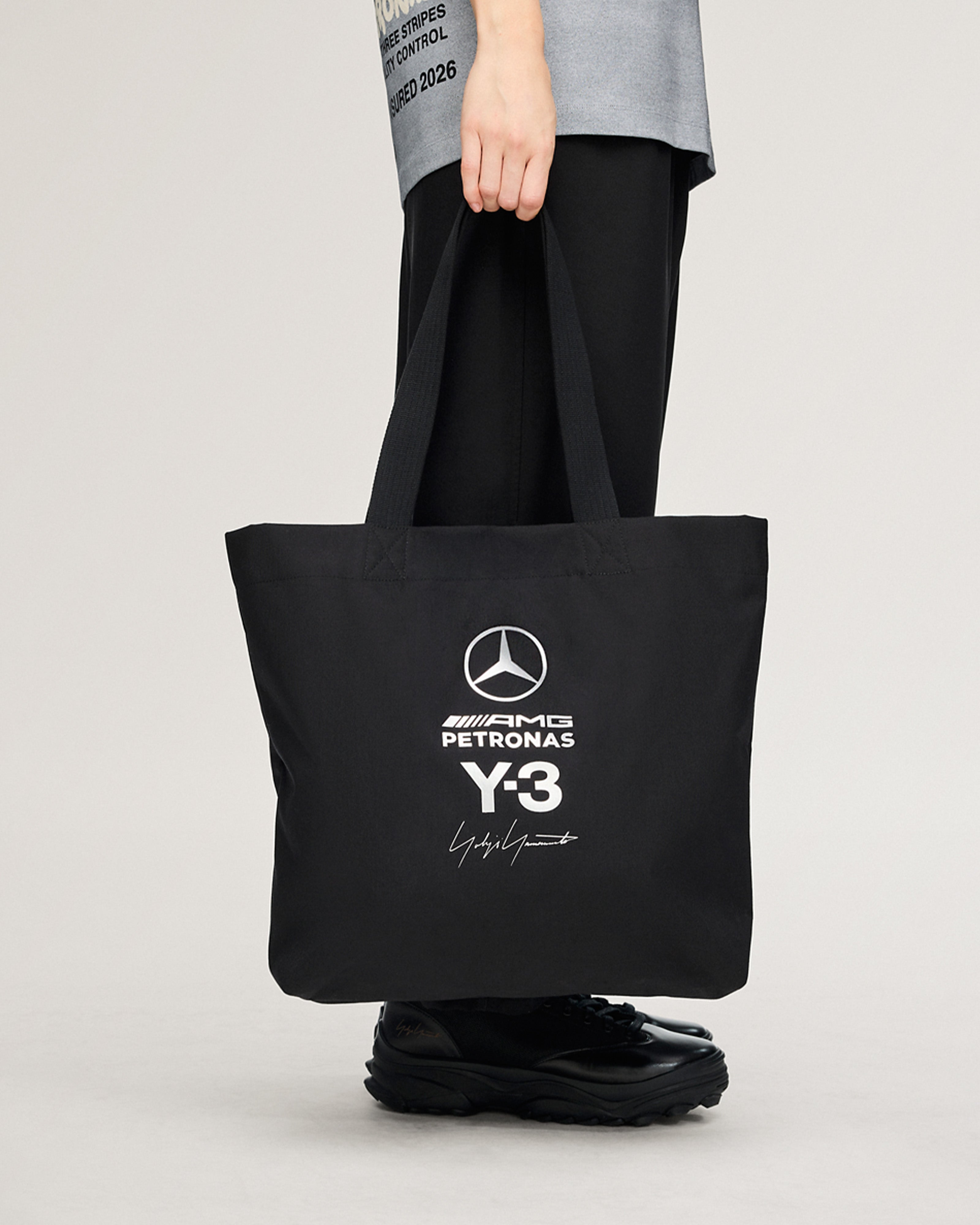 Y-3 MERCEDES AMG PETRONAS FORMULA 1 トート Mercedes-AMG PETRONAS F1 Team x adidas Y-3 Tote Bag - Black (2026