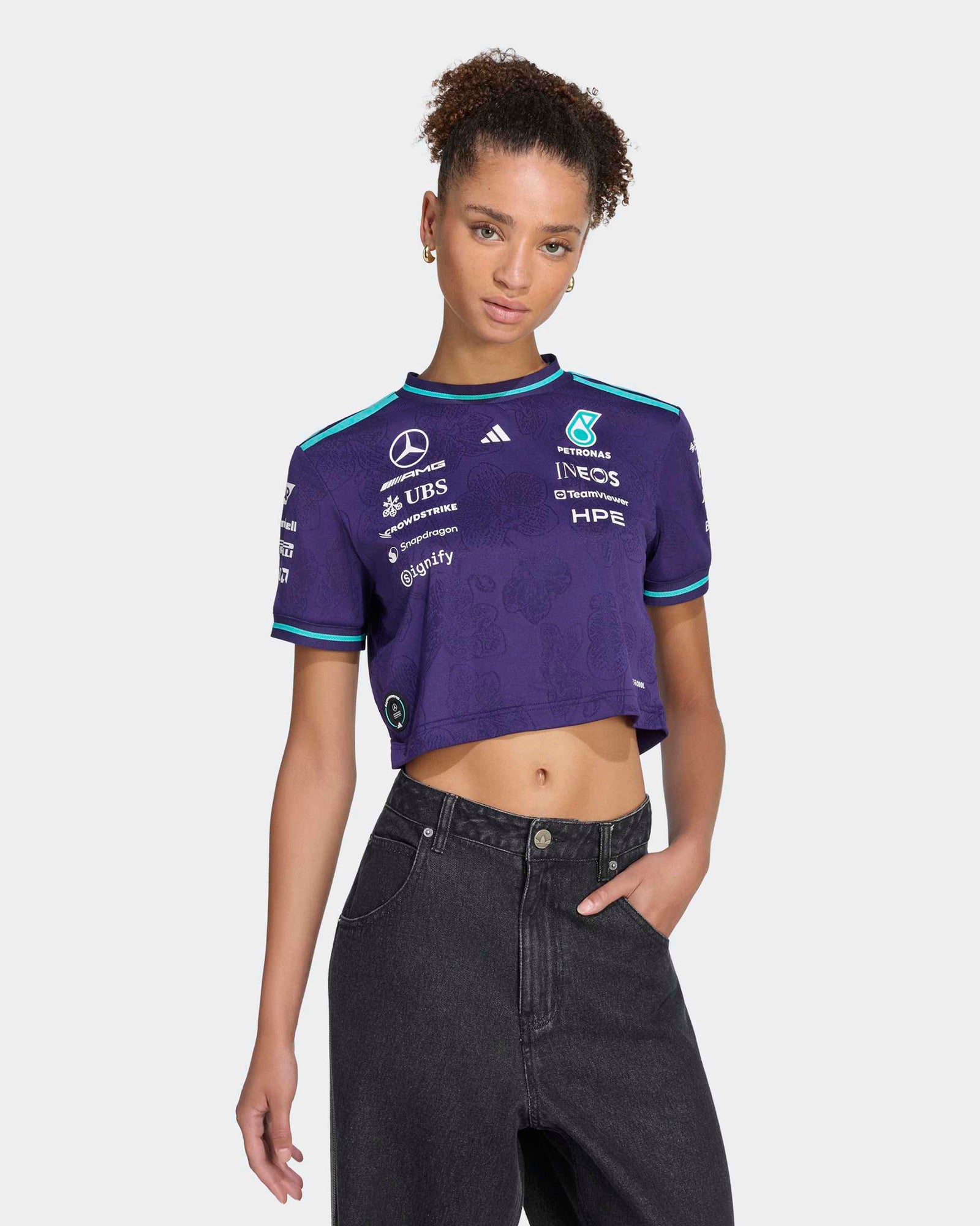 This Model is 5'7'' and wears size S
