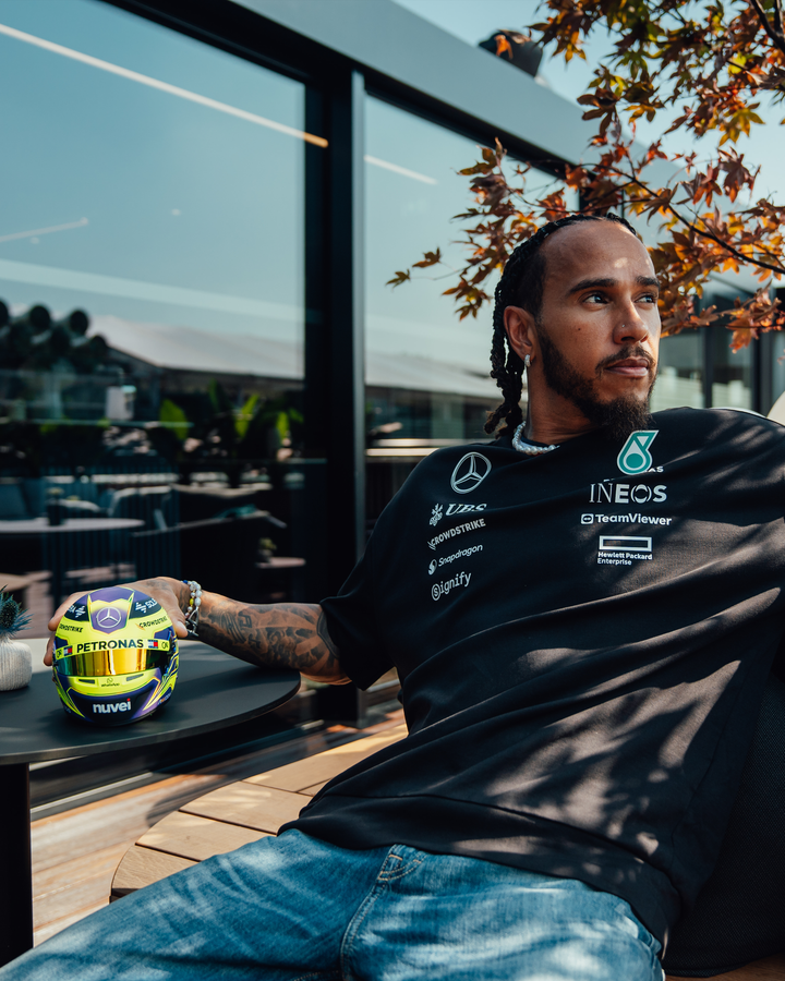 Lewis Hamilton 2024 Mini Bell Helmet Replica 1:2 | Official Mercedes ...