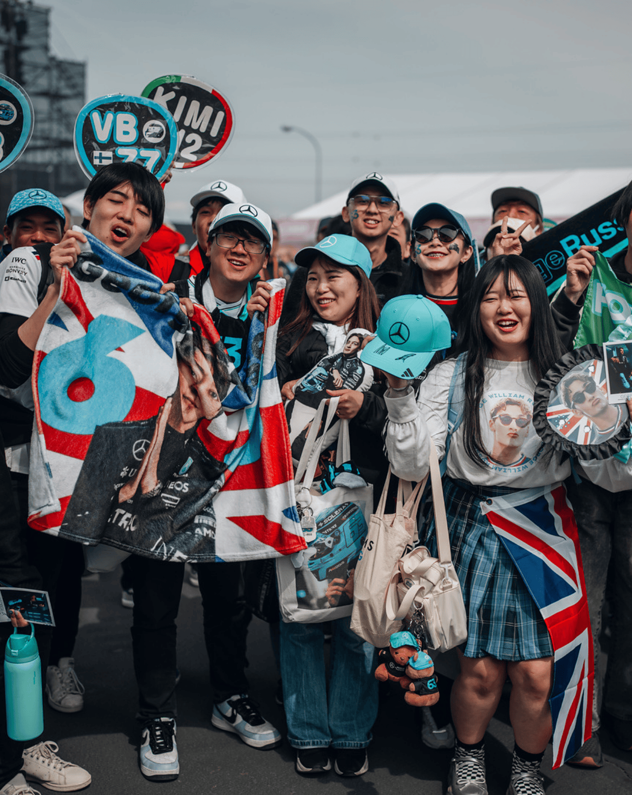 Official Mercedes-AMG PETRONAS F1 Team Store