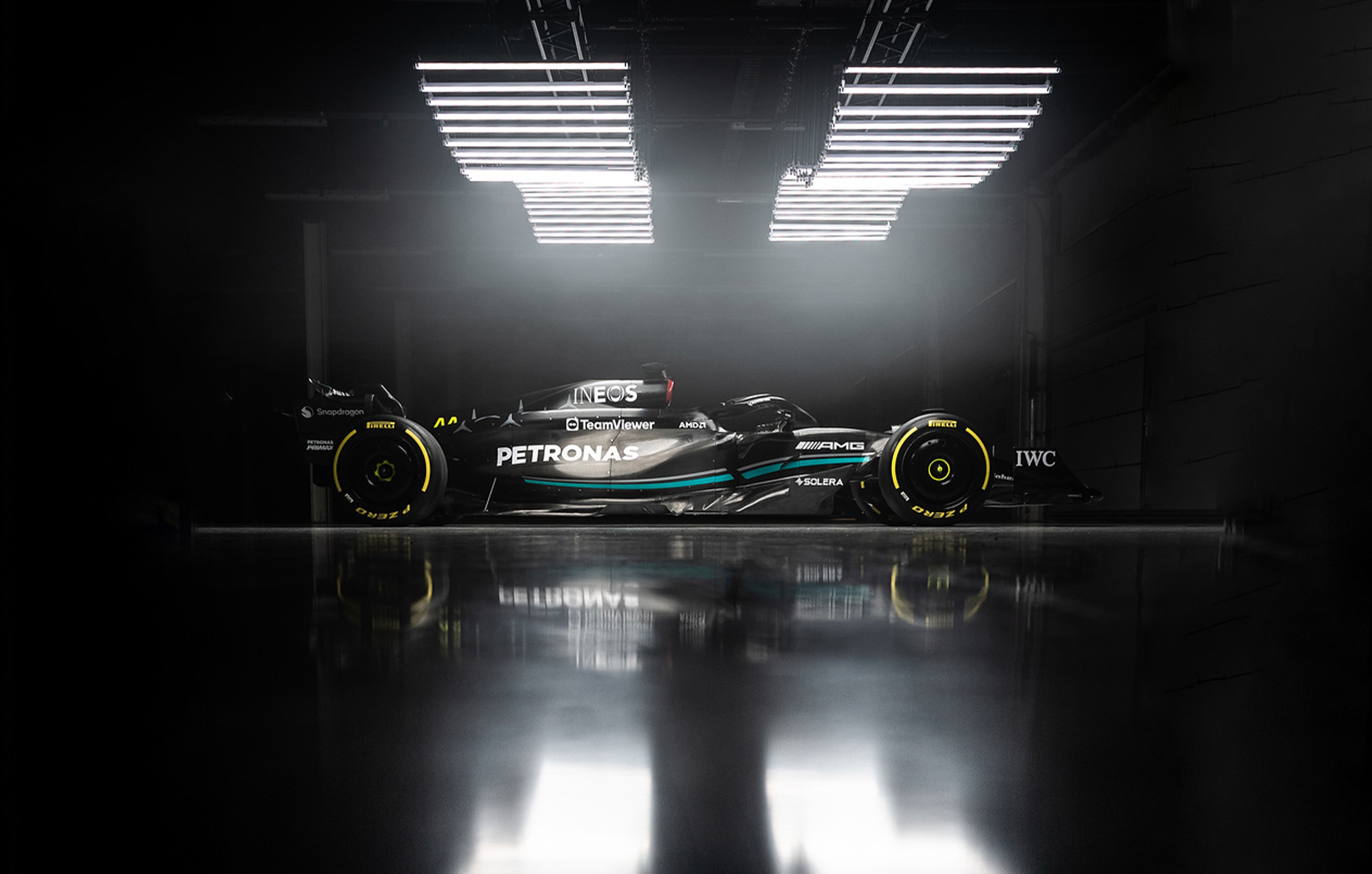 Official Mercedes-AMG PETRONAS F1 Team Store